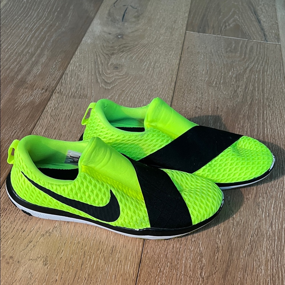 Nike Womens Free Connect Training Shoes Slip On Volt Neon Yellow Size 7